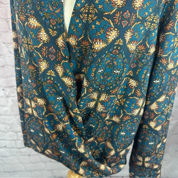 BCBGeneration Blouse sz large boho wrap ocean combo shirt - Picture 2 of 7